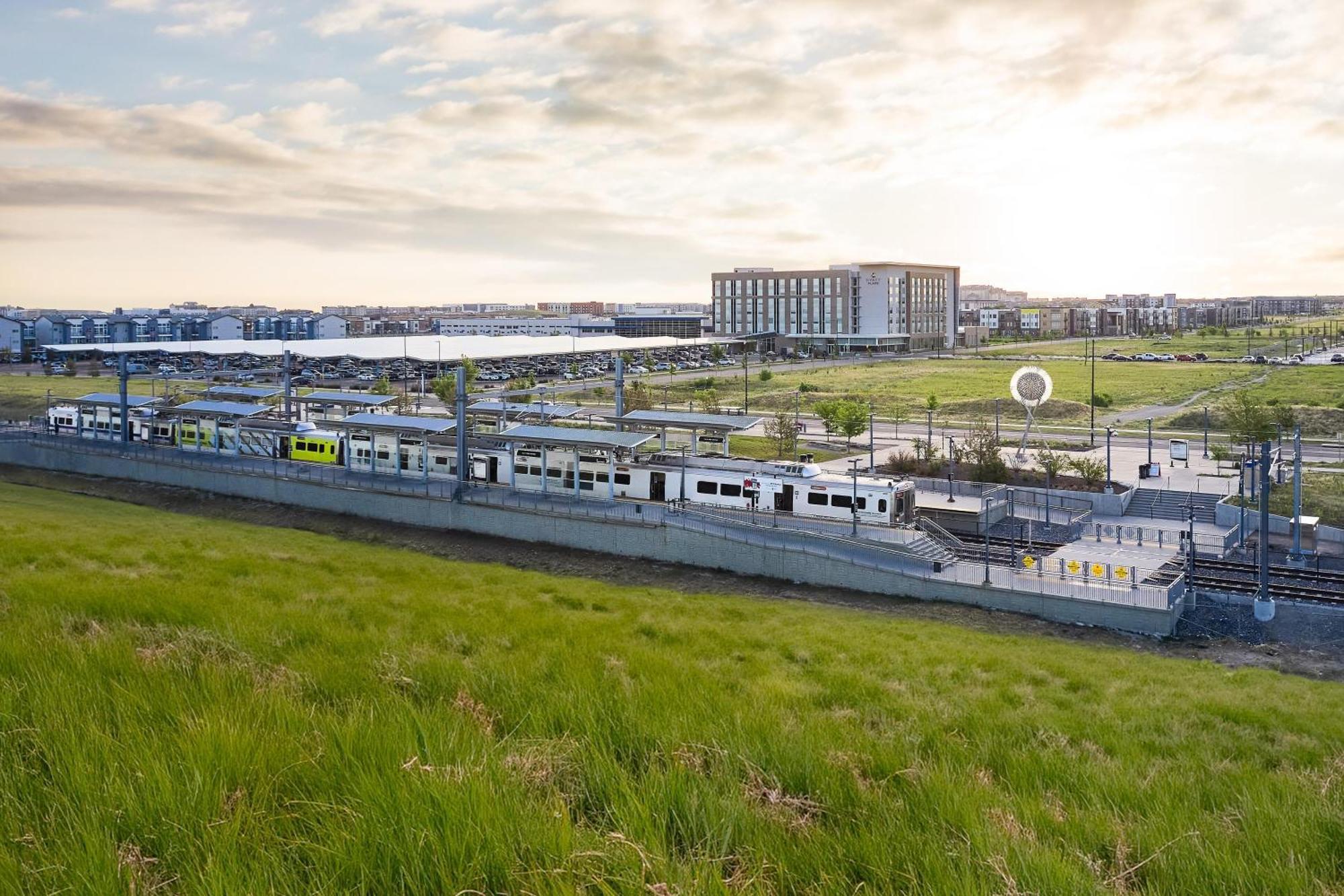 Hyatt Place Pena Station/Denver Airport מראה חיצוני תמונה